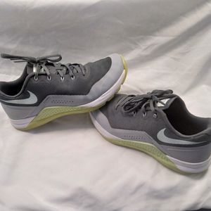 Women's Nike Flywires